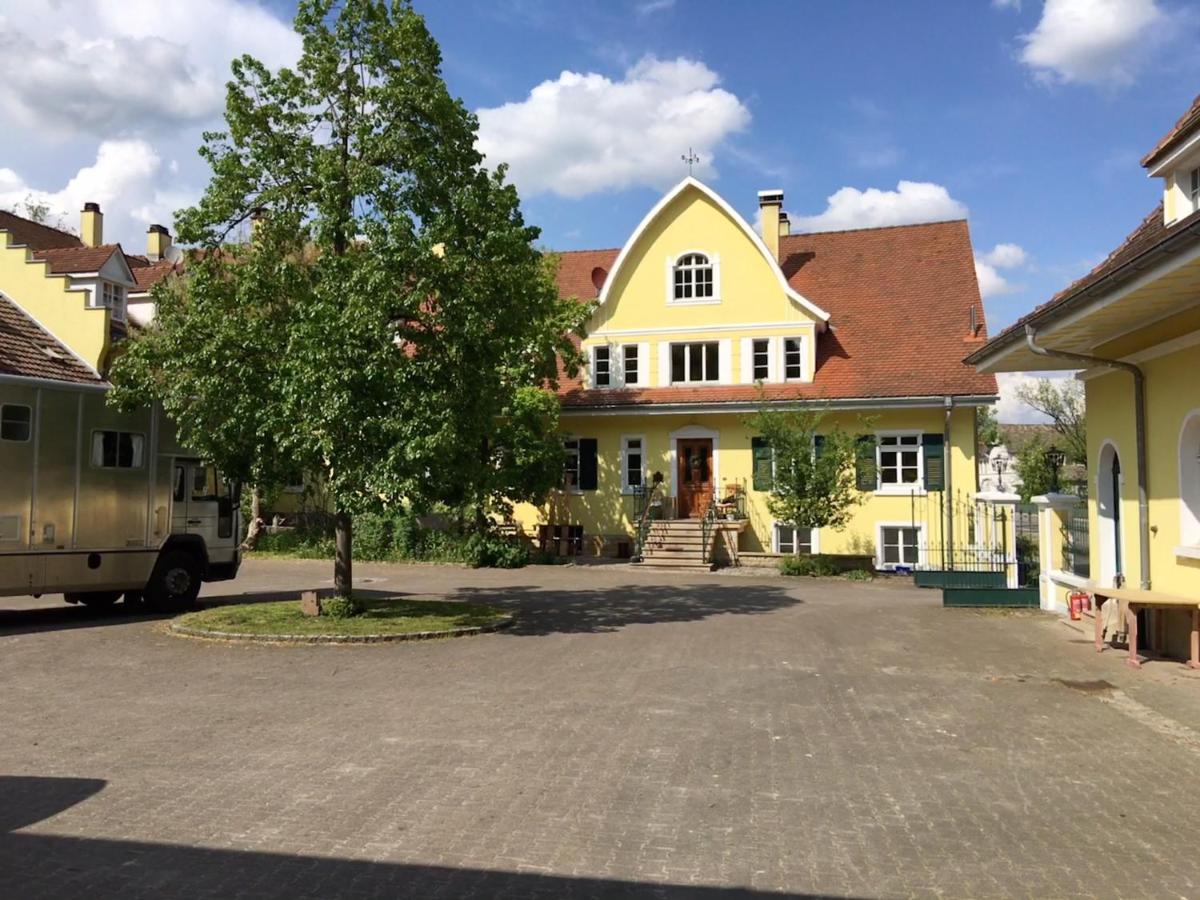 Ferienwohnung Im Gruenen Auf Idyllisch Gelegenen Gutshof Und Doch So Zentral Waldshut-Tiengen Luaran gambar